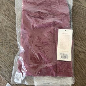 NWT Anook Athletics Jennie Maternity Biker Shorts